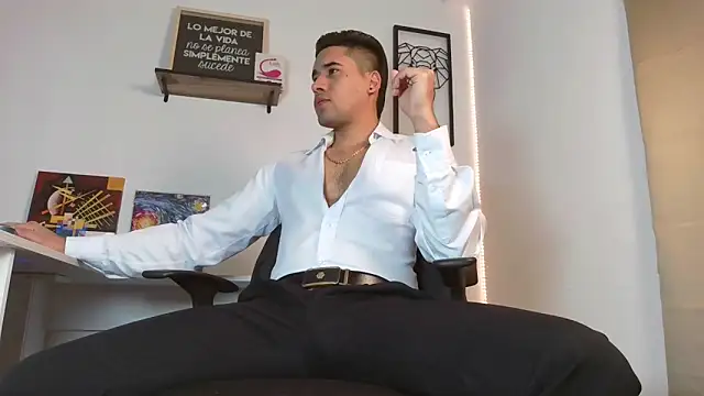 Snapshot of Thonydupont chatting on 03.13.25 Thonydupont online show from 03.13.25