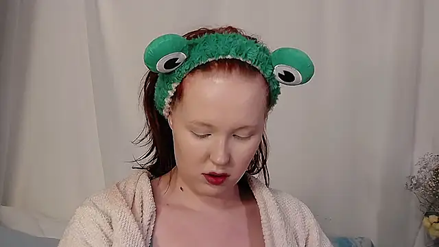 Snapshot of IrinaArt chatting on 02.28.25 IrinaArt online show from 02.28.25