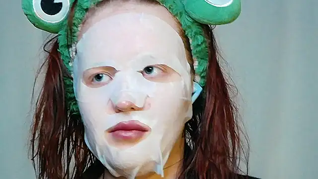 Snapshot of IrinaArt chatting on 03.08.25 IrinaArt online show from 03.08.25