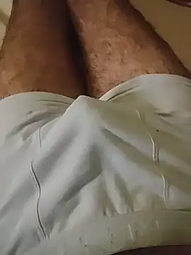 Snapshot of NilsonDick chatting on 05.19.26 NilsonDick online show from 05.19.26