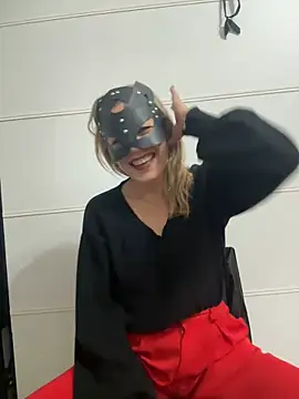 Snapshot of LadyScarlett-xk chatting on 12.02.24 LadyScarlett-xk online show from 12.02.24