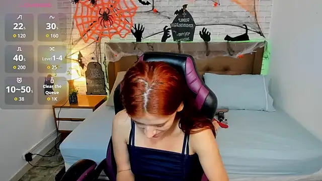 julieth love  online show from 10.15.25