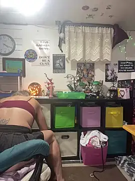 TrenaAnne online show from 01.26.25