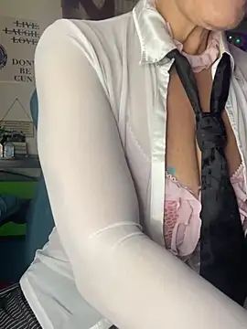 TrenaAnne online show from 02.03.25