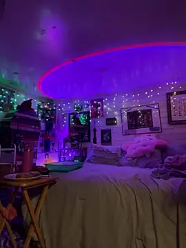 TrenaAnne online show from 02.05.25