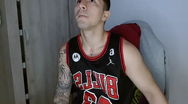 Snapshot of Sisoyalejo420 chatting on 12.21.24 Sisoyalejo420 online show from 12.21.24