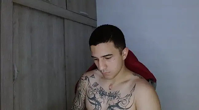 Snapshot of Sisoyalejo420 chatting on 12.23.24 Sisoyalejo420 online show from 12.23.24