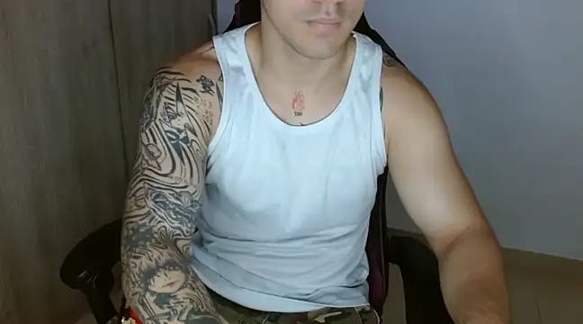 Snapshot of Sisoyalejo420 chatting on 12.25.24 Sisoyalejo420 online show from 12.25.24
