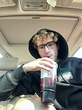 Snapshot of CreamyAustin chatting on 02.02.26 CreamyAustin online show from 02.02.26