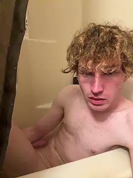 Snapshot of CreamyAustin chatting on 03.25.26 CreamyAustin online show from 03.25.26