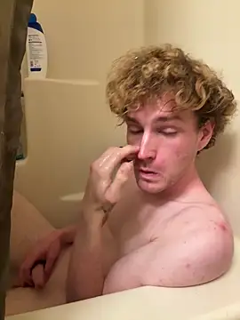 Snapshot of CreamyAustin chatting on 03.26.26 CreamyAustin online show from 03.26.26