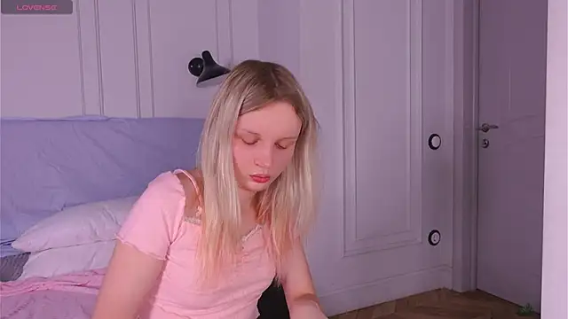 Snapshot of Beatrica_Klein chatting on 12.08.24 Beatrica Klein online show from 12.08.24