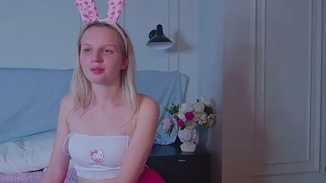 Snapshot of Beatrica_Klein chatting on 12.10.24 Beatrica Klein online show from 12.10.24