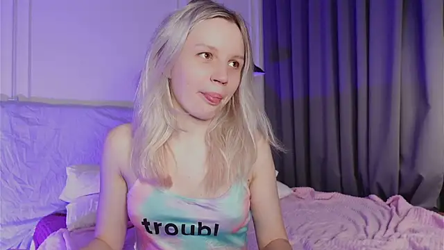 Snapshot of Beatrica_Klein chatting on 02.19.25 Beatrica Klein online show from 02.19.25