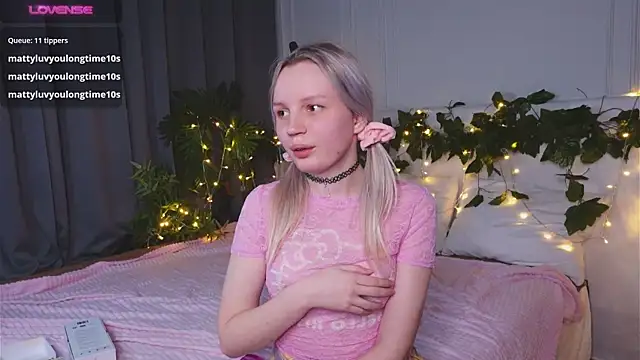 Snapshot of Beatrica_Klein chatting on 03.01.25 Beatrica Klein online show from 03.01.25