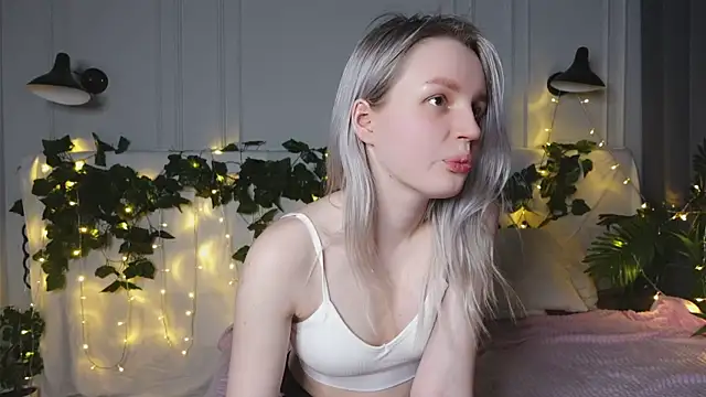 Snapshot of Beatrica_Klein chatting on 03.14.25 Beatrica Klein online show from 03.14.25