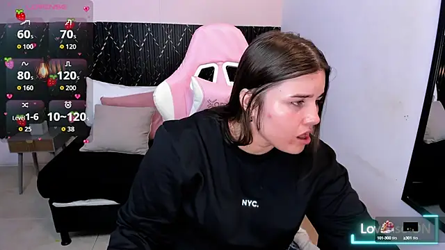 Snapshot of Aabby_lee chatting on 10.07.25 Aabby lee online show from 10.07.25