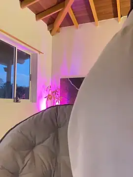 EmaSaenz online show from 01.30.25