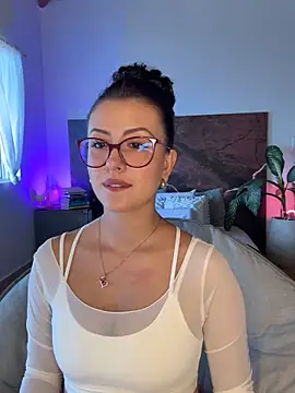 EmaSaenz online show from 09.11.25