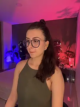 Snapshot of EmaSaenz chatting on 02.26.26 EmaSaenz online show from 02.26.26