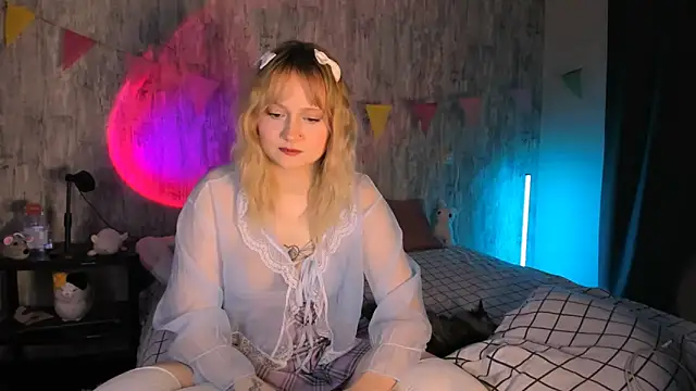Snapshot of MariaMango chatting on 03.15.25 MariaMango online show from 03.15.25
