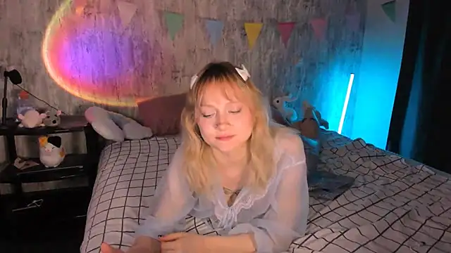 Snapshot of MariaMango chatting on 03.21.25 MariaMango online show from 03.21.25