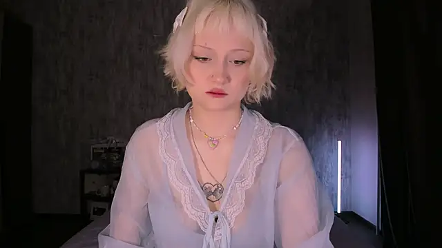 Snapshot of MariaMango chatting on 09.14.25 MariaMango online show from 09.14.25