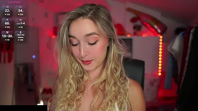 Snapshot of Alexis___Texas chatting on 10.03.25 Alexis   Texas online show from 10.03.25