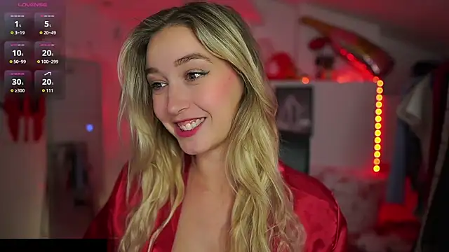 Snapshot of Alexis___Texas chatting on 10.04.25 Alexis   Texas online show from 10.04.25