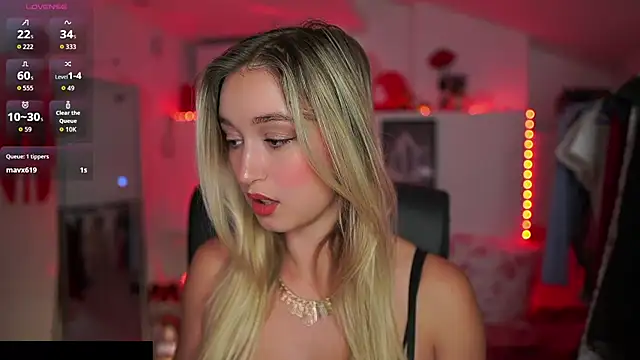 Snapshot of Alexis___Texas chatting on 10.07.25 Alexis   Texas online show from 10.07.25