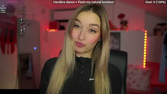 Snapshot of Alexis___Texas chatting on 10.24.25 Alexis   Texas online show from 10.24.25