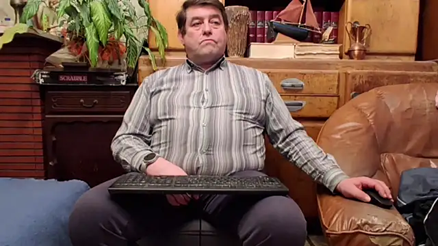 Snapshot of sympatrique chatting on 02.04.26 sympatrique online show from 02.04.26