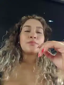 Snapshot of Sara_smiiith211 chatting on 12.17.24 Sara smiiith211 online show from 12.17.24