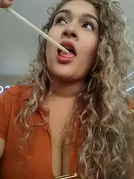 Snapshot of Sara_smiiith211 chatting on 12.19.24 Sara smiiith211 online show from 12.19.24