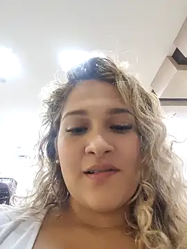 Snapshot of Sara_smiiith211 chatting on 01.08.25 Sara smiiith211 online show from 01.08.25