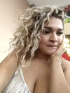 Snapshot of Sara_smiiith211 chatting on 01.19.25 Sara smiiith211 online show from 01.19.25