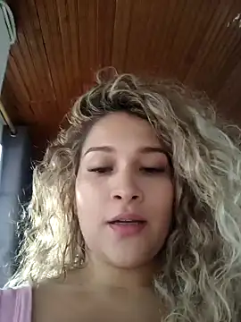 Snapshot of Sara_smiiith211 chatting on 01.24.25 Sara smiiith211 online show from 01.24.25