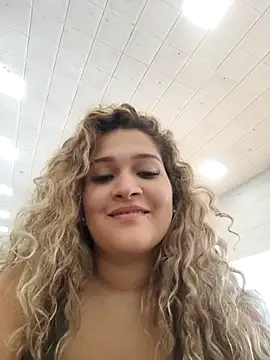 Snapshot of Sara_smiiith211 chatting on 02.27.25 Sara smiiith211 online show from 02.27.25