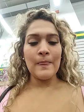 Snapshot of Sara_smiiith211 chatting on 03.02.25 Sara smiiith211 online show from 03.02.25