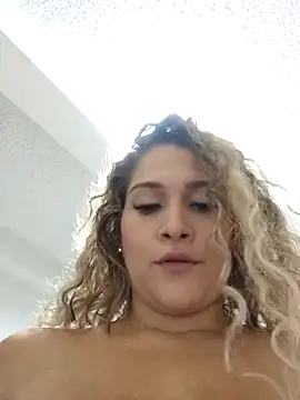 Snapshot of Sara_smiiith211 chatting on 03.02.25 Sara smiiith211 online show from 03.02.25