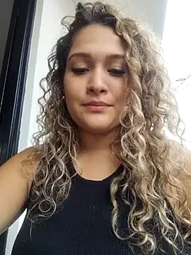 Snapshot of Sara_smiiith211 chatting on 03.02.25 Sara smiiith211 online show from 03.02.25