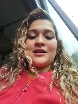 Snapshot of Sara_smiiith211 chatting on 03.06.25 Sara smiiith211 online show from 03.06.25