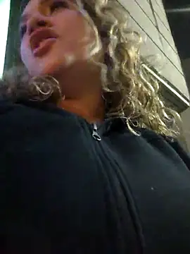 Snapshot of Sara_smiiith211 chatting on 03.21.25 Sara smiiith211 online show from 03.21.25