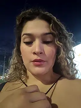 Snapshot of Sara_smiiith211 chatting on 10.15.25 Sara smiiith211 online show from 10.15.25