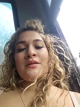 Sara smiiith211 online show from 12.20.25