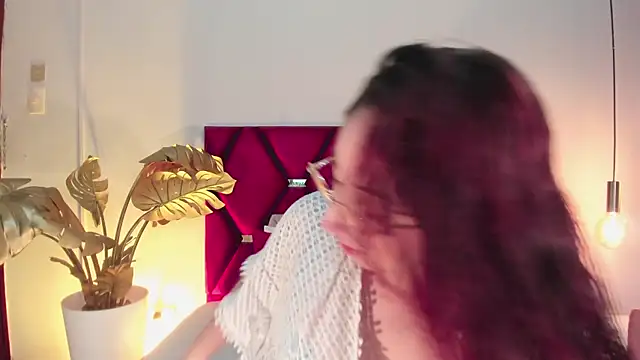 Snapshot of Emilywatsonn chatting on 10.15.25 Emilywatsonn online show from 10.15.25