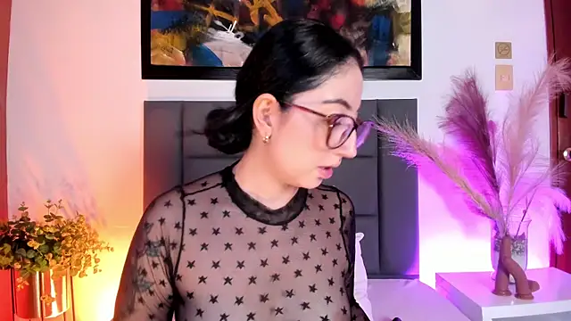 Emilywatsonn online show from 03.20.26