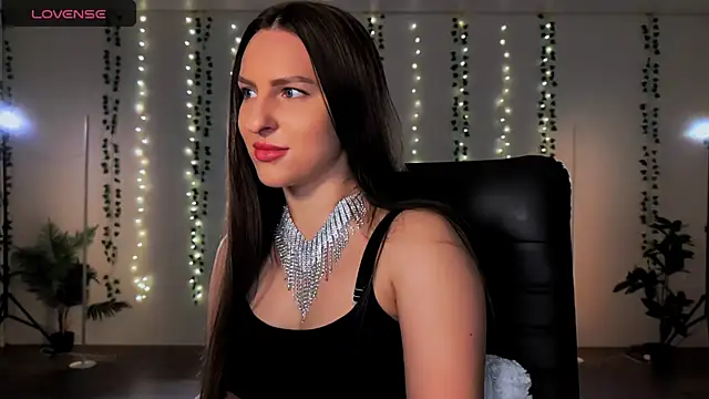 Alicia x art online show from 09.25.25