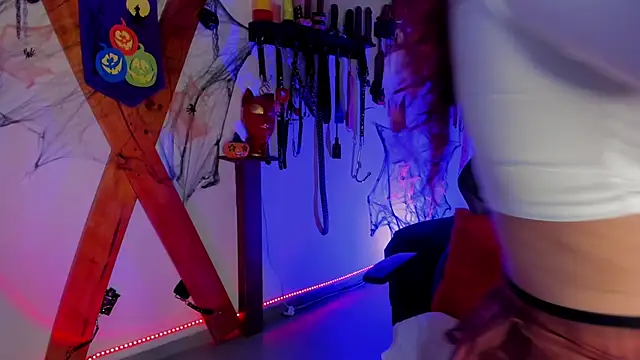 Snapshot of Laureen_hill chatting on 10.19.25 Laureen hill online show from 10.19.25