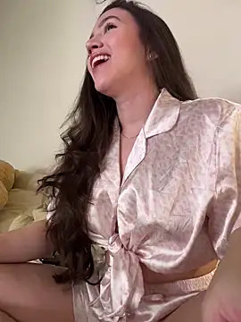 Amelia Rouse online show from 12.19.25